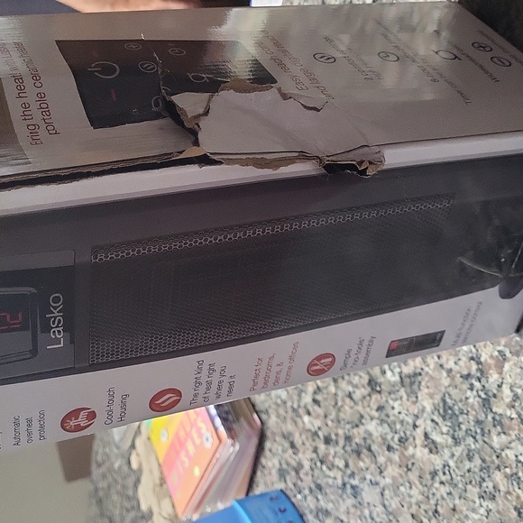 Lasko Warm A Room Digital Ceramic Tower Heather new in box w/remote control - Picture 11 of 12